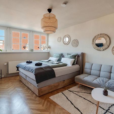 Boho Design Studio - Historic City Center With Free Parking & Aircon By Hero Homes Graz Exteriör bild