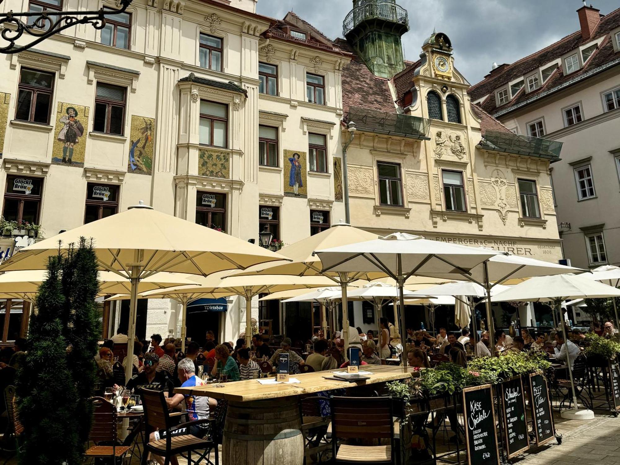 Boho Design Studio - Historic City Center With Free Parking & Aircon By Hero Homes Graz Exteriör bild