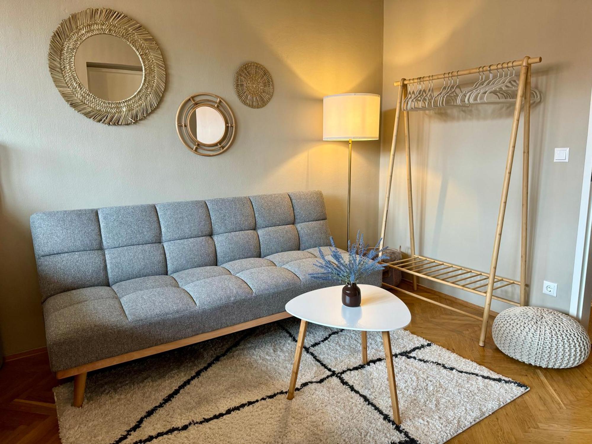 Boho Design Studio - Historic City Center With Free Parking & Aircon By Hero Homes Graz Exteriör bild