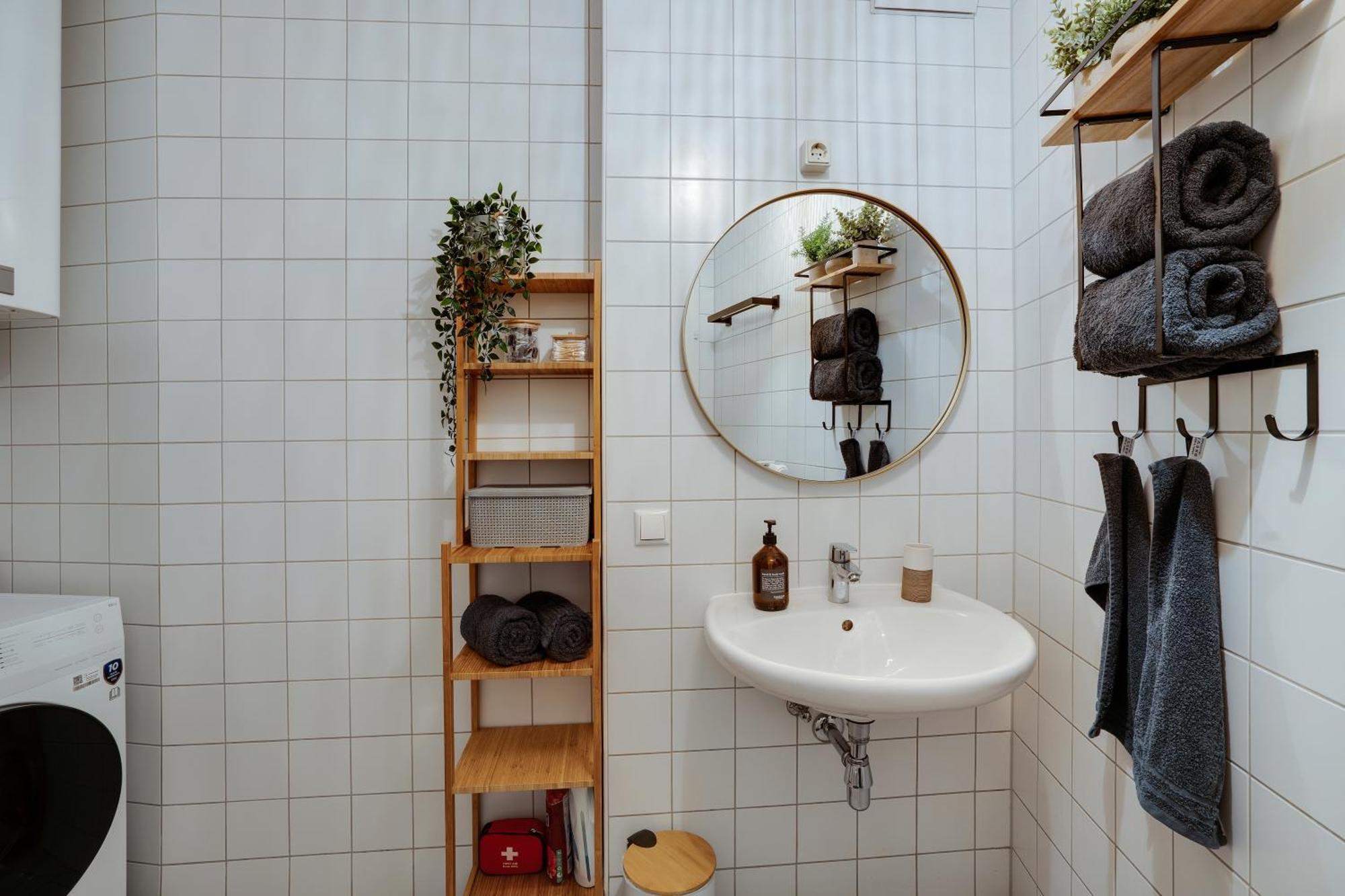 Boho Design Studio - Historic City Center With Free Parking & Aircon By Hero Homes Graz Exteriör bild