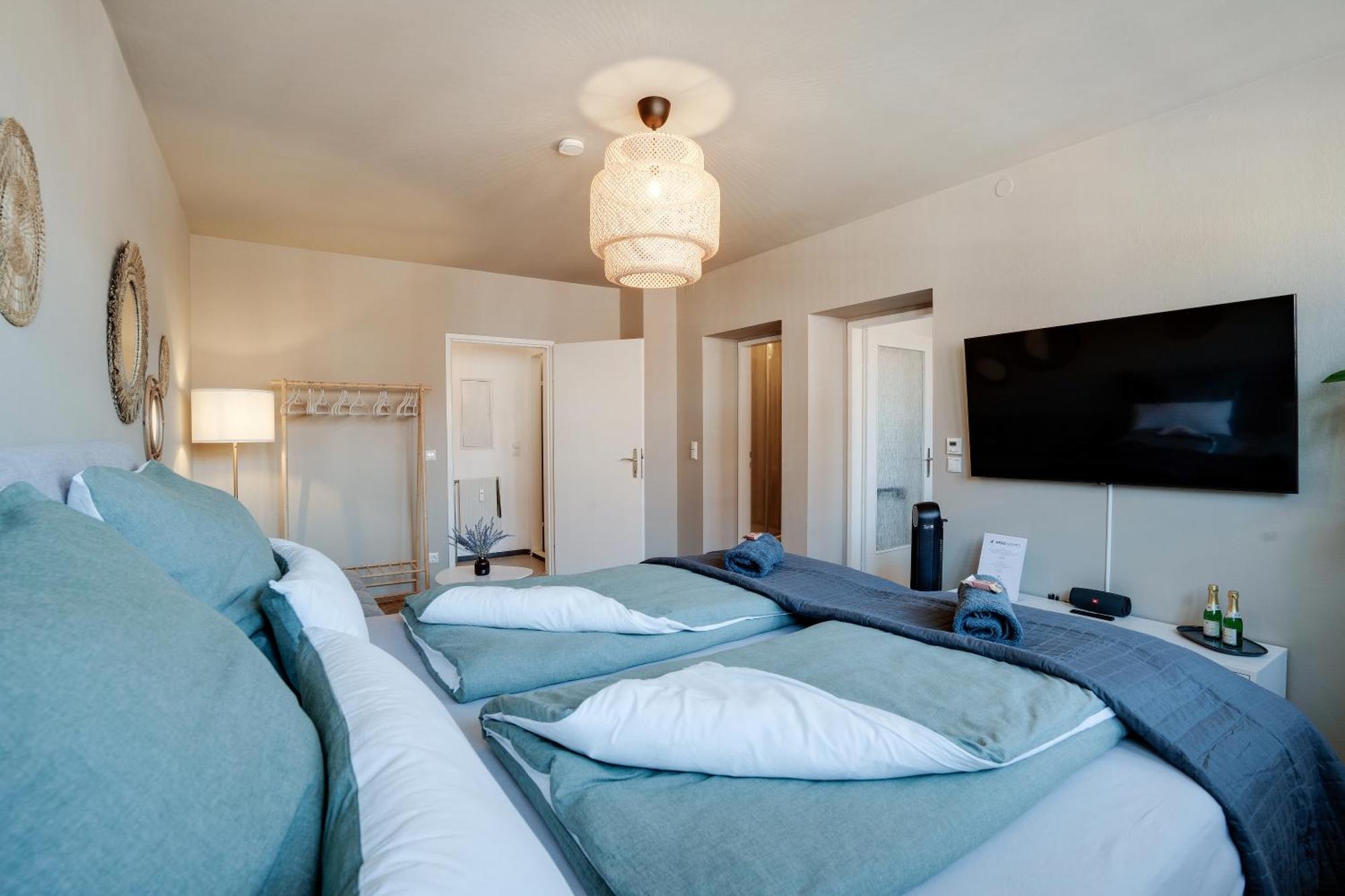 Boho Design Studio - Historic City Center With Free Parking & Aircon By Hero Homes Graz Exteriör bild