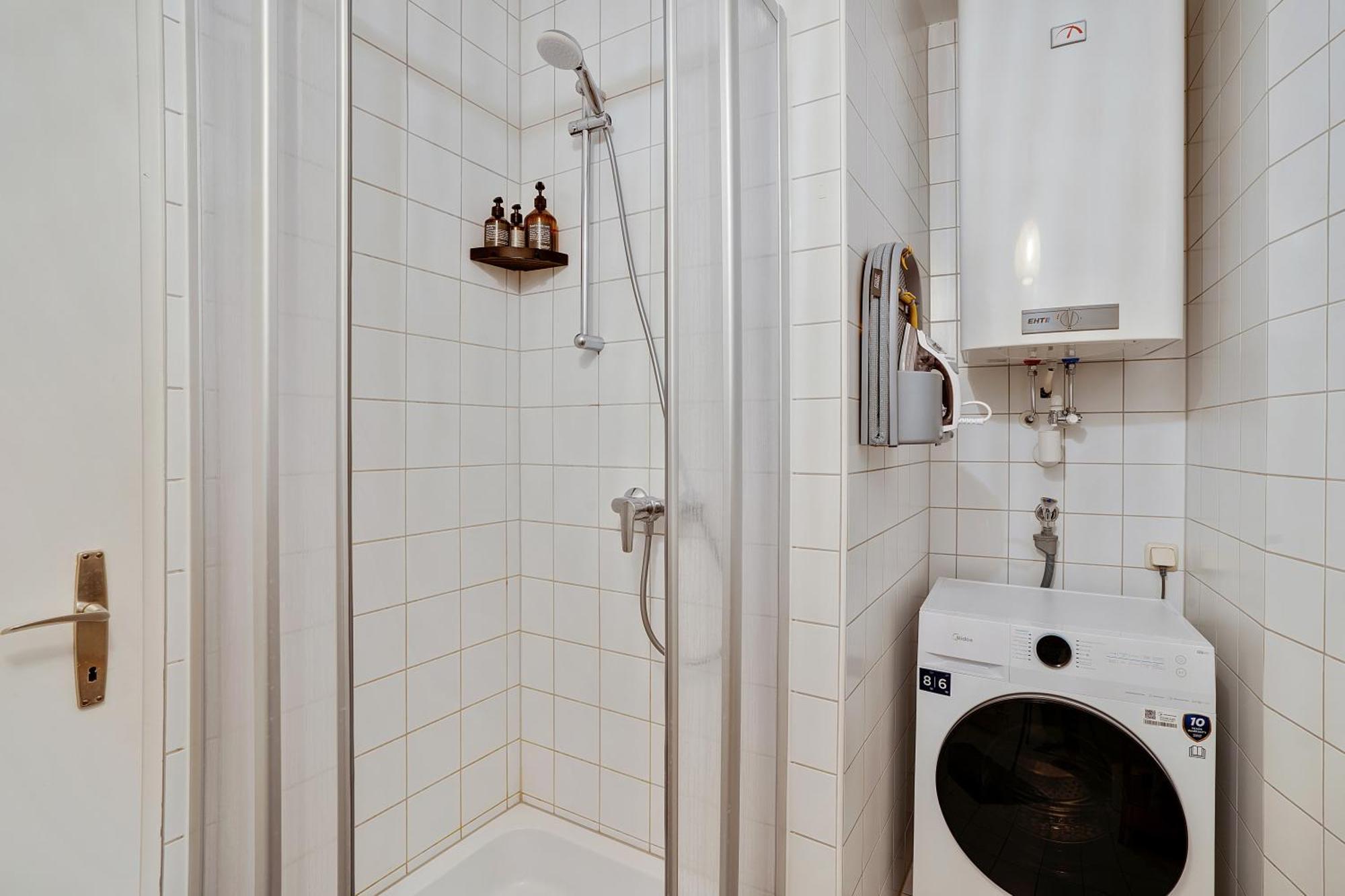Boho Design Studio - Historic City Center With Free Parking & Aircon By Hero Homes Graz Exteriör bild
