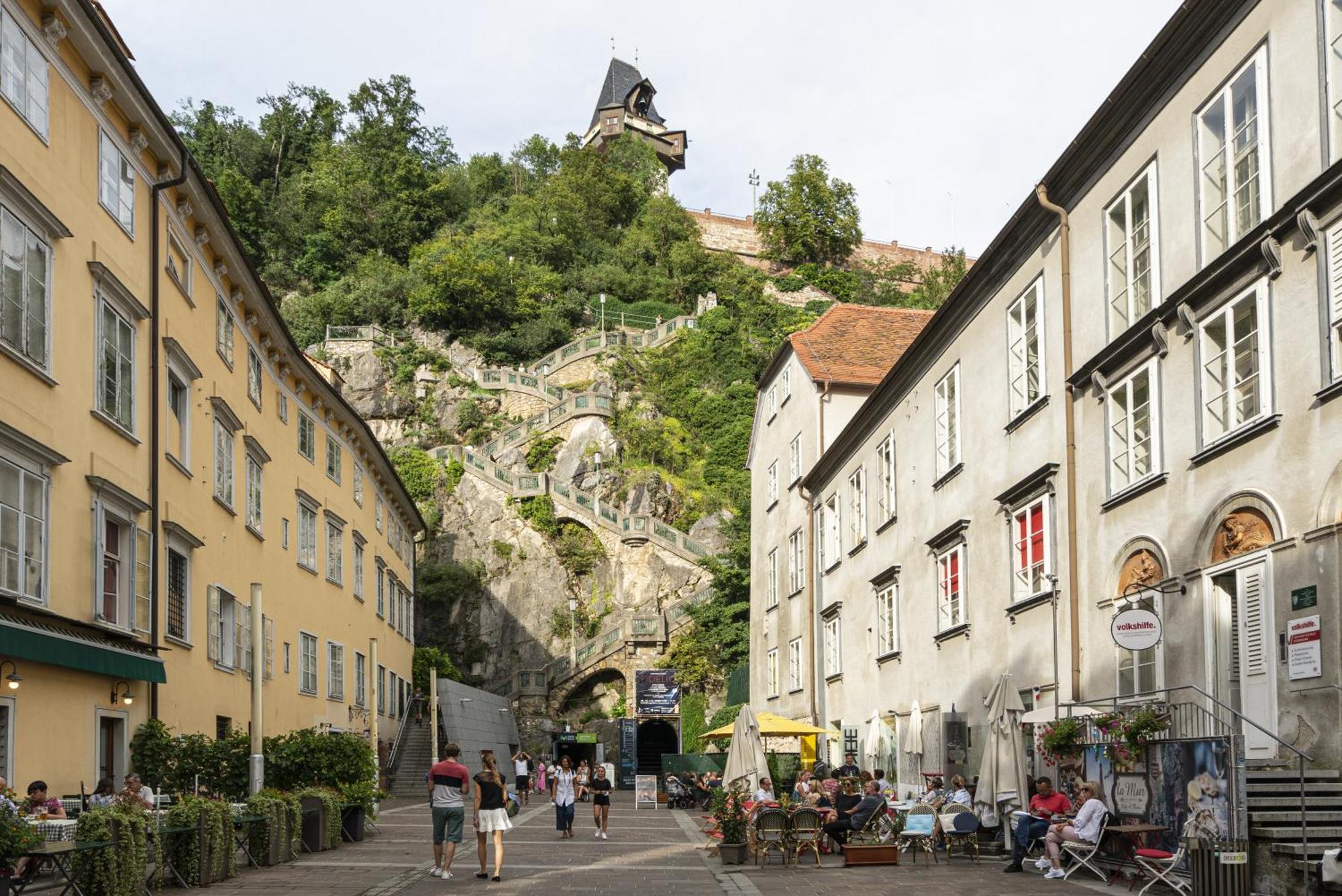Boho Design Studio - Historic City Center With Free Parking & Aircon By Hero Homes Graz Exteriör bild