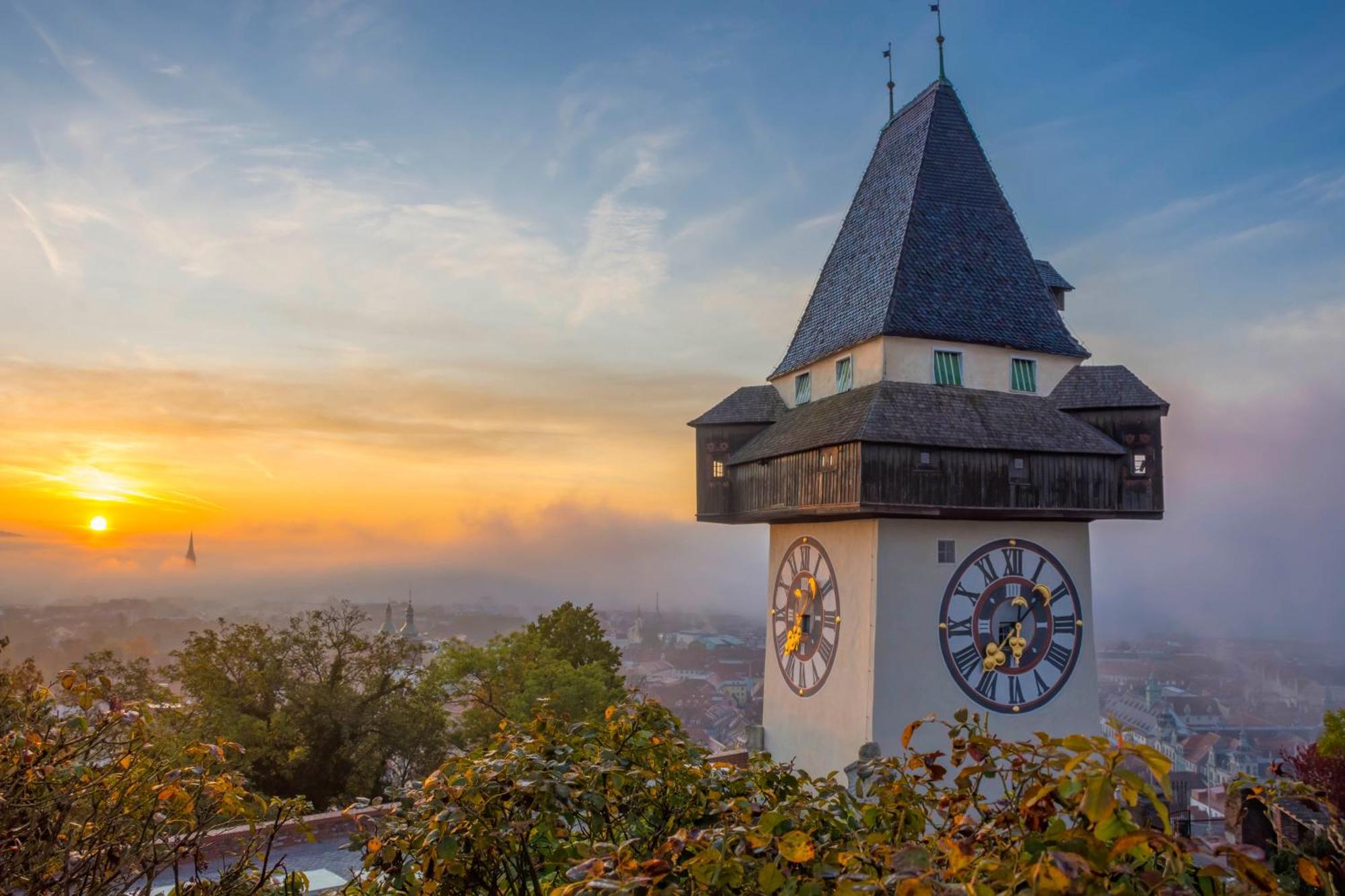 Boho Design Studio - Historic City Center With Free Parking & Aircon By Hero Homes Graz Exteriör bild